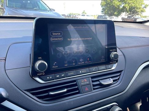 Used 2020 Nissan Altima 2.5 SR FWD image 24