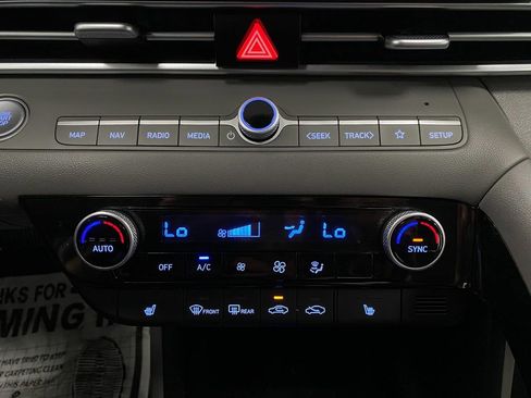 Used 2023 Hyundai Elantra SEL w/ Convenience Package FWD image 25