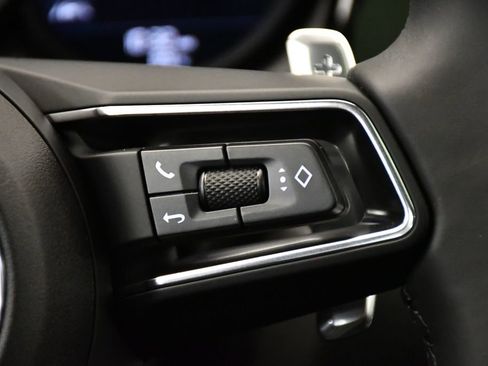 Certified 2025 Porsche Macan image 27