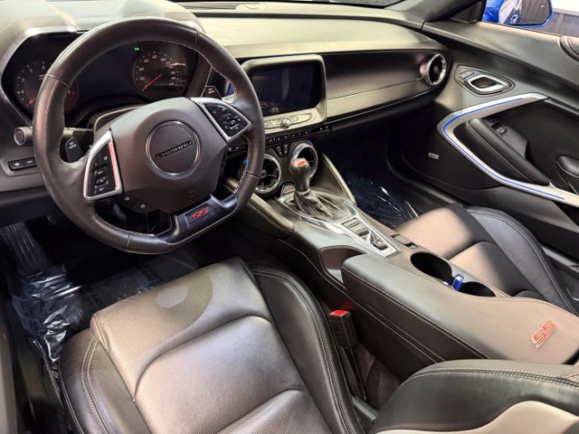 Used 2018 Chevrolet Camaro SS RWD image 7