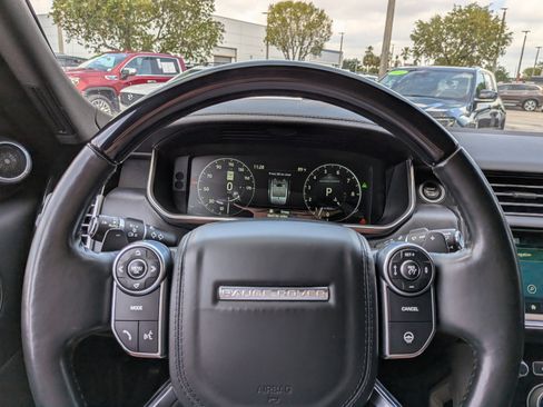 Used 2017 Land Rover Range Rover Supercharged AWD/4WD image 30