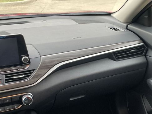 Used 2025 Nissan Altima 2.5 SV image 35