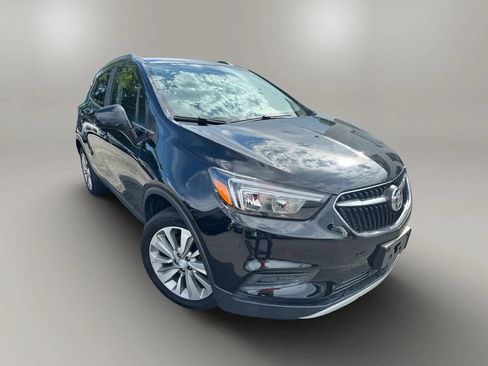 Used 2020 Buick Encore Preferred w/ Safety Package FWD image 2