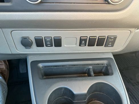 Used 2018 Nissan NV 2500 SV image 19