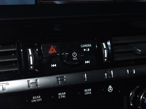 New 2026 Nissan Pathfinder Platinum w/ Cargo Package image 11