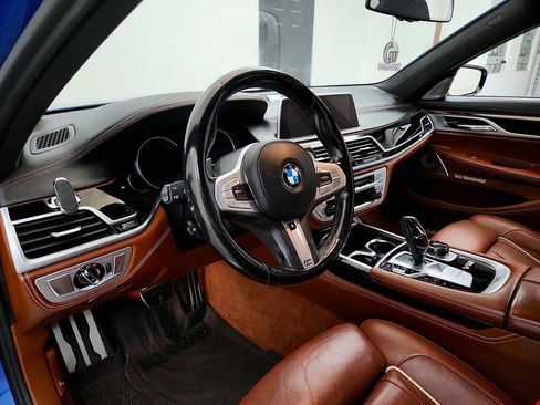 Used 2018 BMW M760i xDrive AWD/4WD image 13