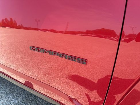 Certified 2022 Jeep Compass Limited image 43