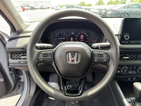 Used 2025 Honda Accord SE image 15