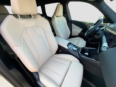 New 2026 BMW X3 xDrive30 w/ Premium Package image 15