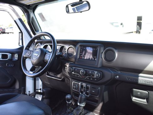 Used 2021 Jeep Wrangler Unlimited Sport AWD/4WD image 30