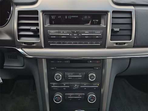 Used 2010 Lincoln MKZ image 19