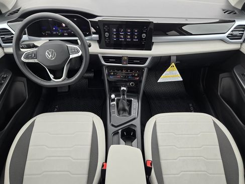 New 2026 Volkswagen Taos SE FWD image 26
