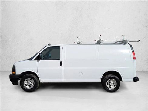 Used 2020 Chevrolet Express 3500 w/ Driver Convenience Package image 9