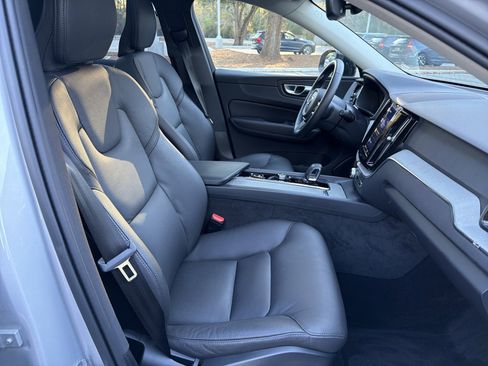 Certified 2025 Volvo XC60 B5 Plus image 8