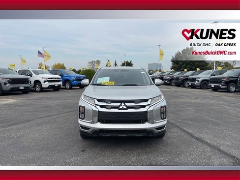 Used 2024 Mitsubishi Outlander Sport SE image 3
