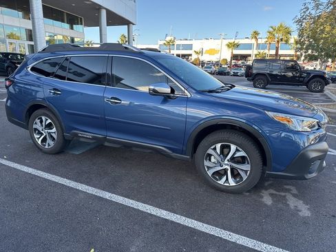 Used 2022 Subaru Outback Touring XT image 10