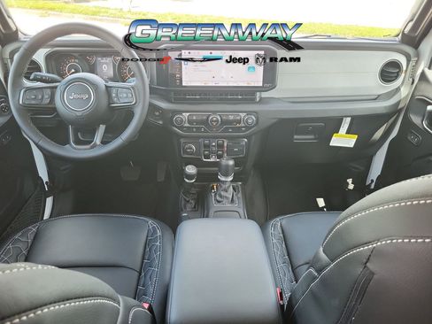 New 2025 Jeep Gladiator Sport AWD/4WD image 11