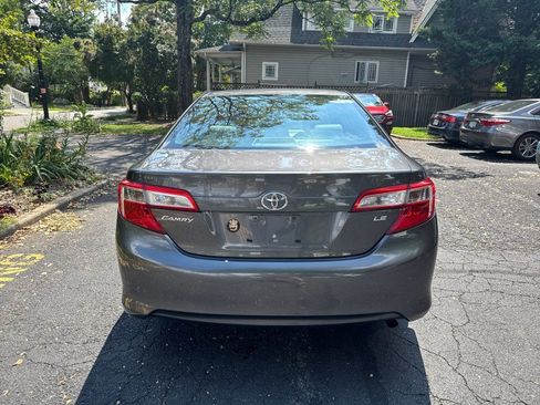 Used 2013 Toyota Camry LE FWD image 9