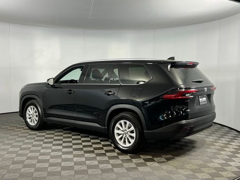 Used 2025 Toyota Grand Highlander AWD image 9