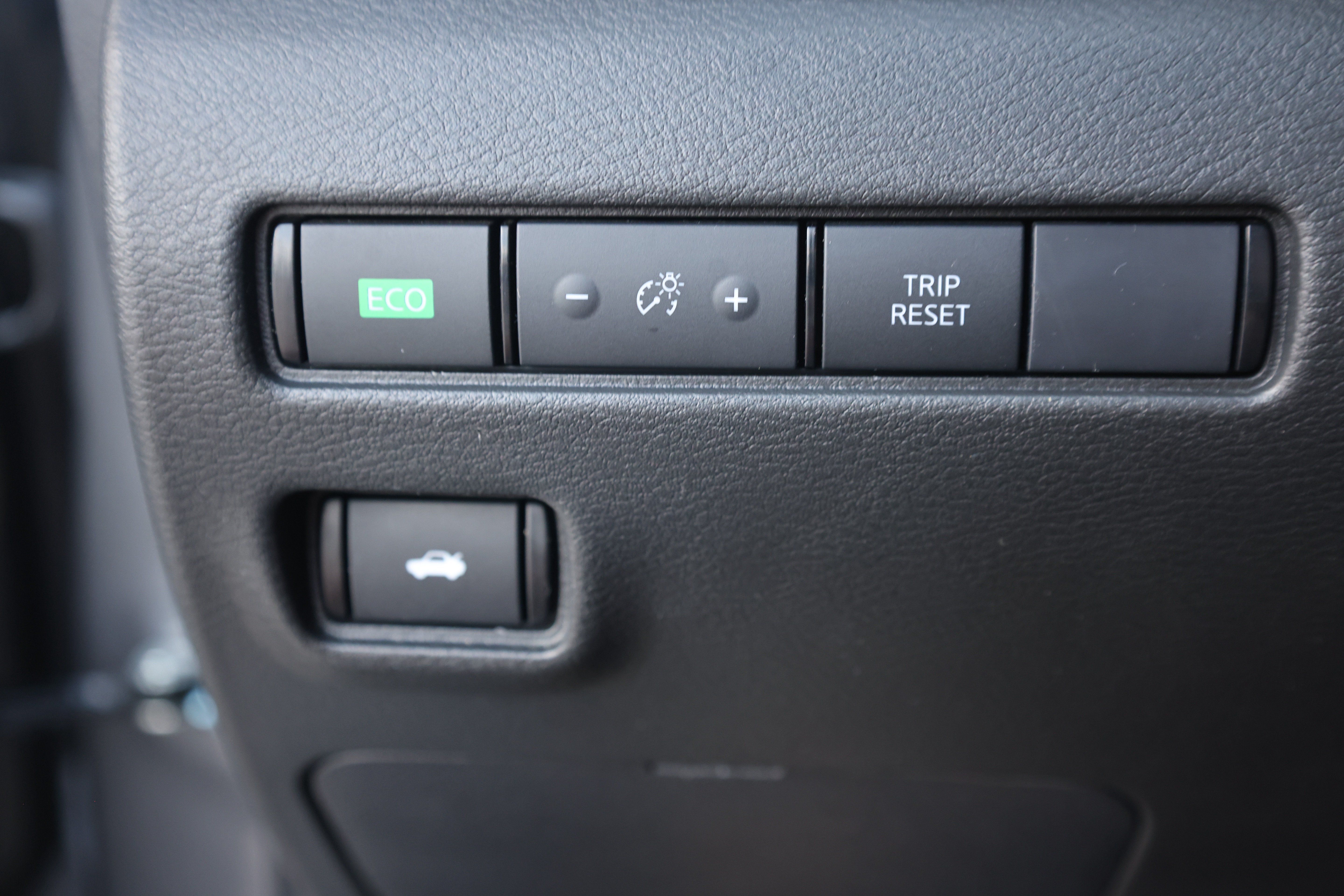 Used 2024 Nissan Sentra SV FWD image 25