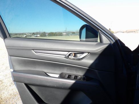 Used 2024 MAZDA CX-5 Carbon Edition image 10