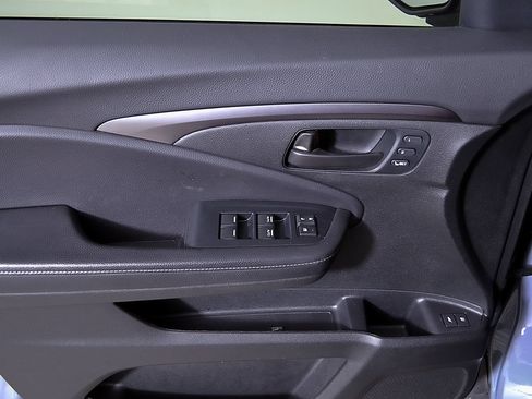 Used 2023 Honda Passport EX-L image 16