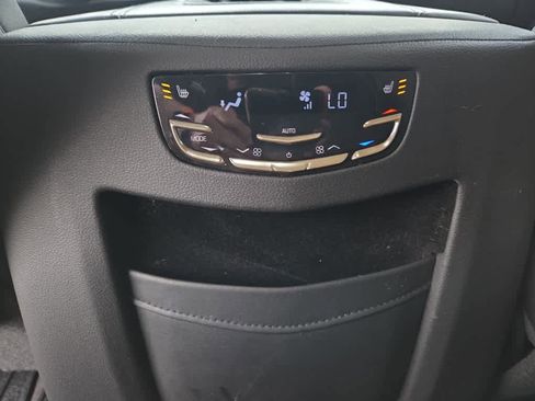 Used 2019 Cadillac Escalade 4WD image 16