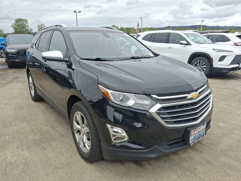 Used 2018 Chevrolet Equinox Premier image 2