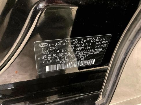 Used 2023 Genesis G70 2.0T w/ Sport Prestige Package image 19