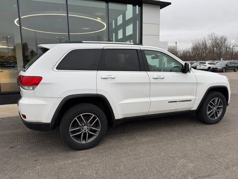 Used 2017 Jeep Grand Cherokee Limited image 2