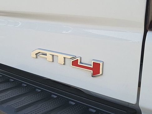 Certified 2023 GMC Sierra 1500 AT4 w/ Technology Package image 32