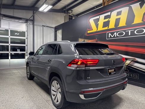 Used 2020 Volkswagen Atlas Cross Sport SE image 15