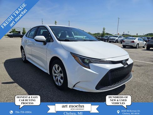 Used 2022 Toyota Corolla LE FWD image 1