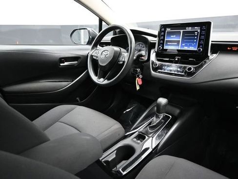 Used 2020 Toyota Corolla LE FWD image 12