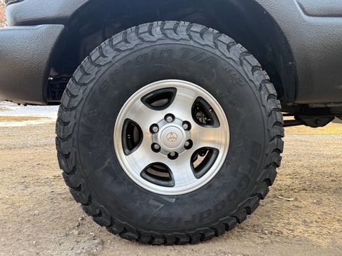 Used 1996 Toyota Land Cruiser image 24