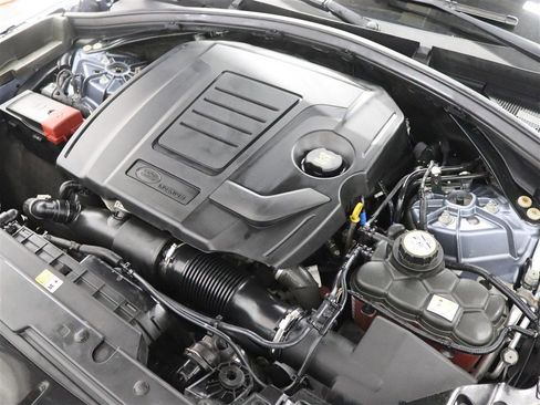 Used 2020 Land Rover Range Rover Velar S image 36