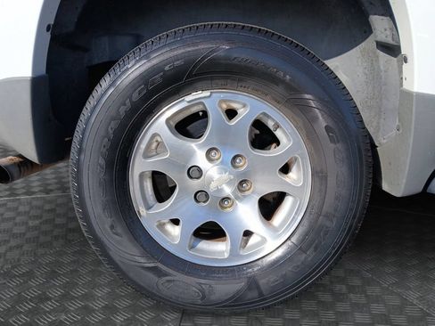 Used 2003 Chevrolet Suburban 4WD image 22
