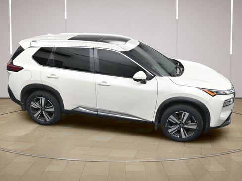 Used 2021 Nissan Rogue SL AWD/4WD image 34