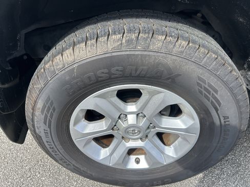 Used 2017 Toyota 4Runner SR5 image 46