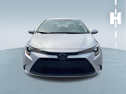 Used 2024 Toyota Corolla LE image 2