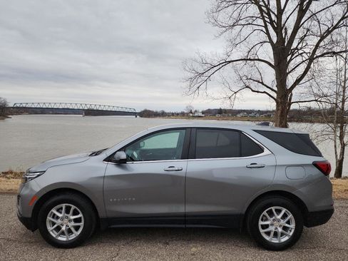 Used 2024 Chevrolet Equinox LT image 2