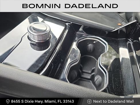 Used 2022 Jeep Grand Cherokee L Laredo image 25