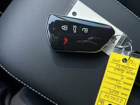 Certified 2025 Volkswagen Tiguan S image 31