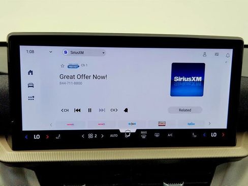 Used 2025 Ford Explorer Active AWD/4WD image 18