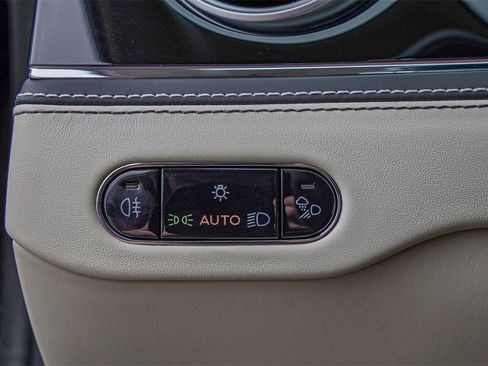 New 2026 Bentley Flying Spur Plug-In Hybrid image 32