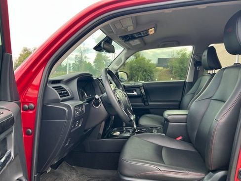 Used 2020 Toyota 4Runner TRD Off-Road Premium AWD/4WD image 28
