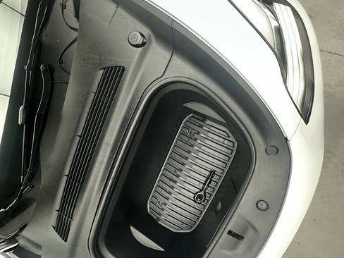 Used 2023 Tesla Model Y Long Range image 41