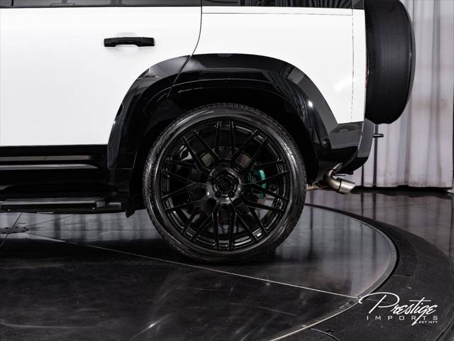 Used 2025 Land Rover Defender 110 X-Dynamic SE AWD/4WD image 9