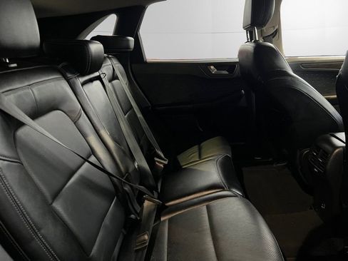 Used 2020 Ford Escape Titanium image 18