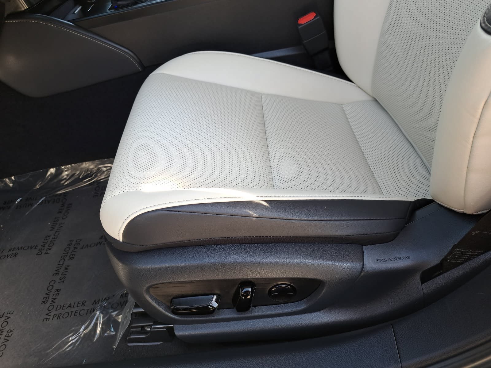 Used 2024 Lexus ES 300h w/ Premium Package FWD image 30